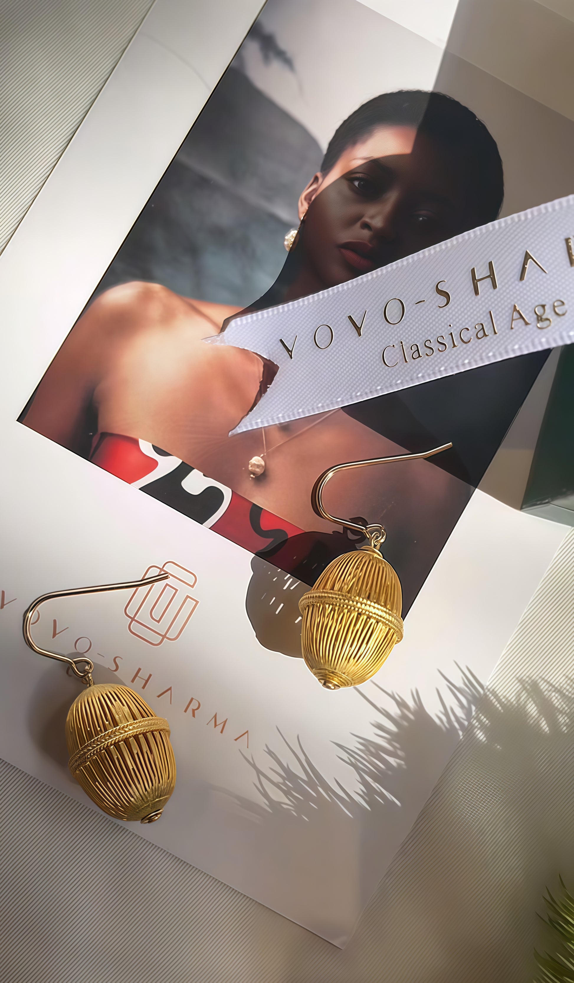 Golden Star-Whisking Oversized Ear Hooks