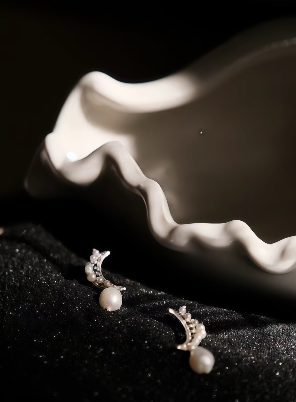 Pearl by the Moon’s Edge