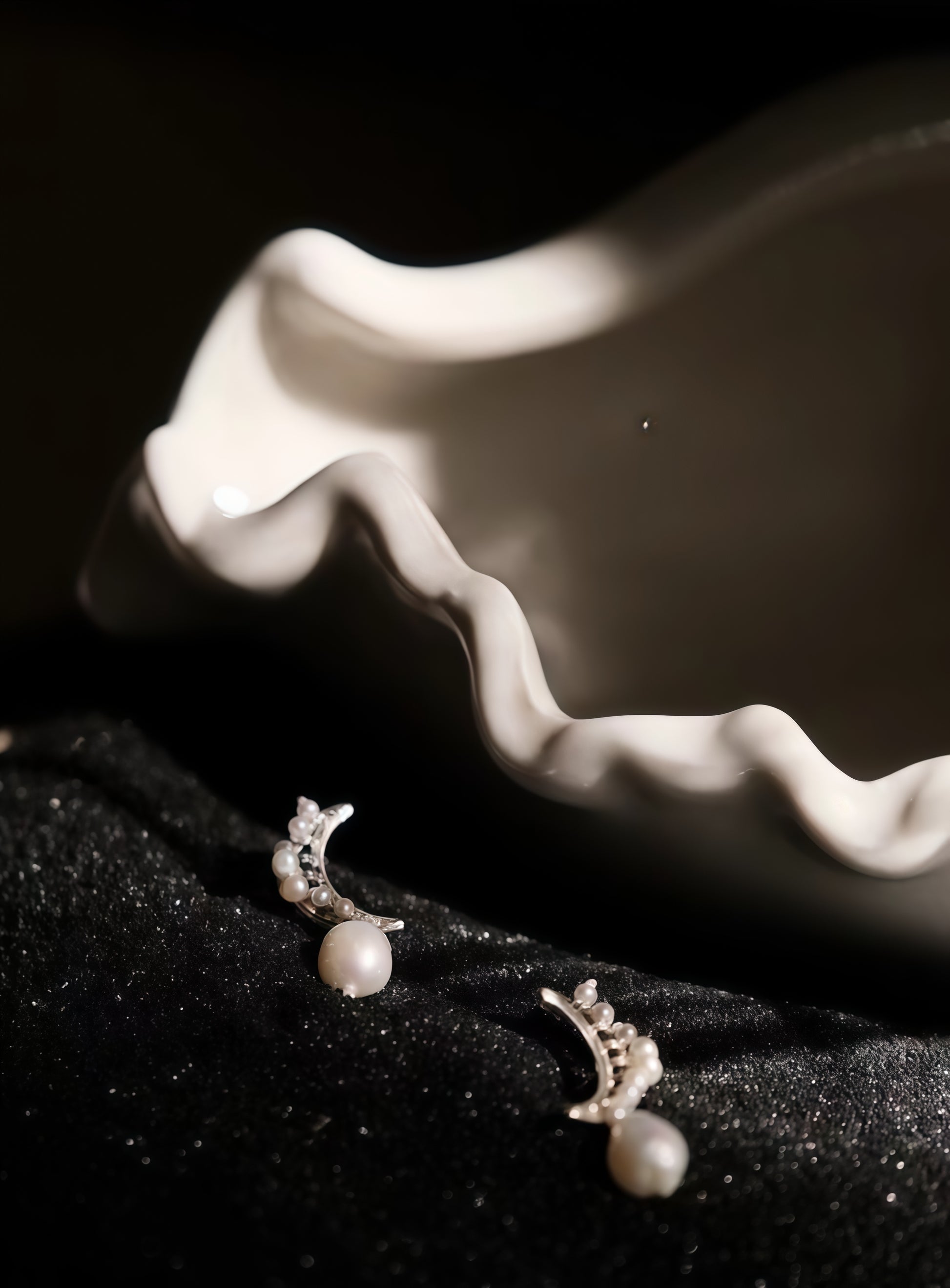 Pearl by the Moon’s Edge