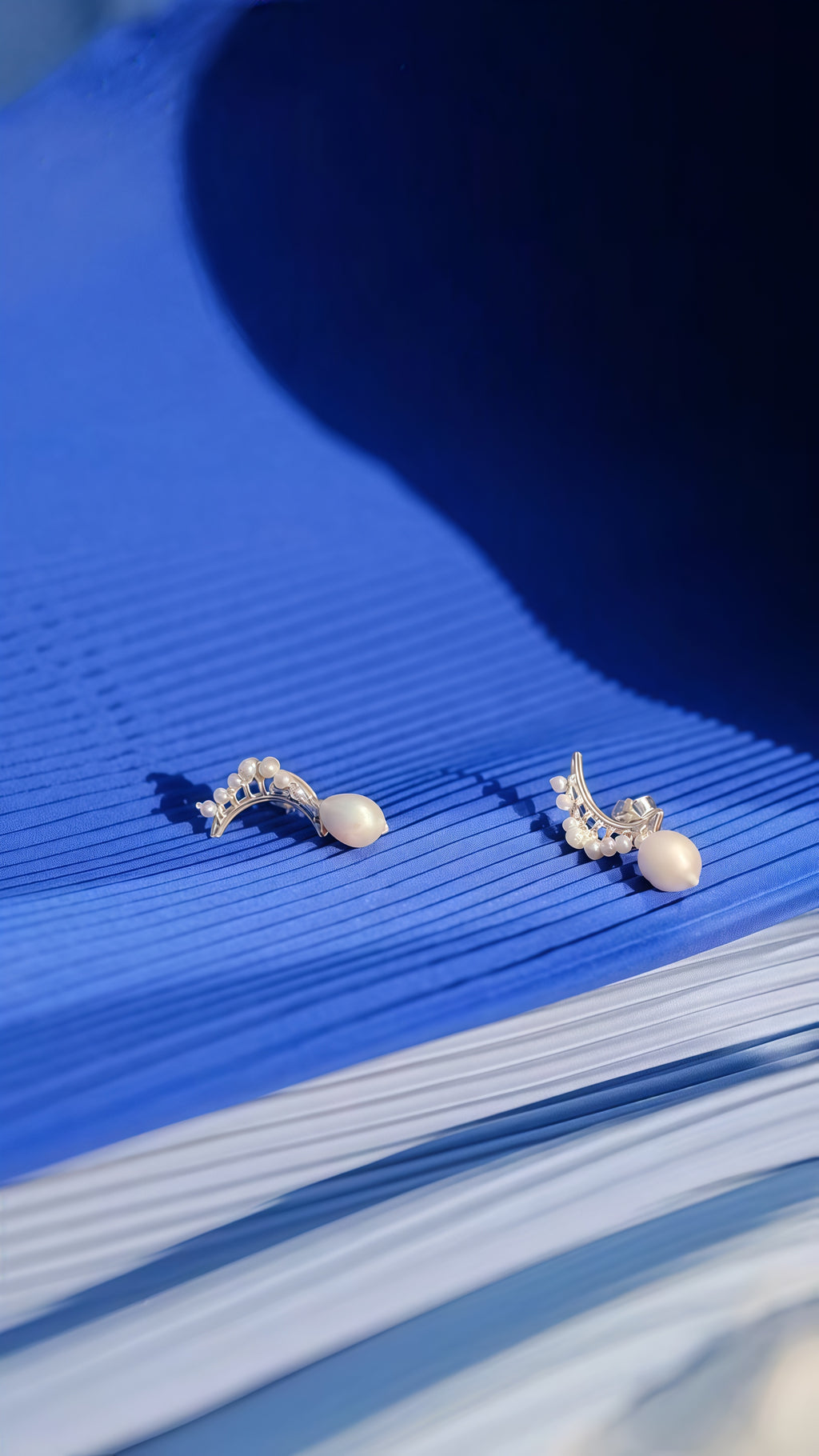 Pearl by the Moon’s Edge