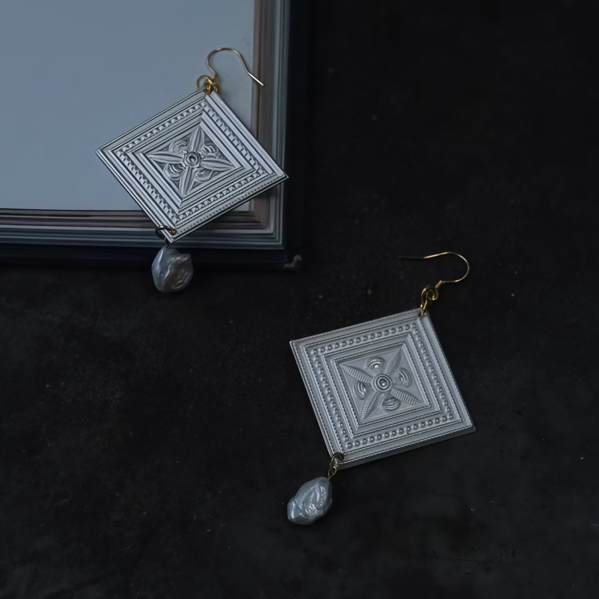 Silver - Patterned Amber Shadows